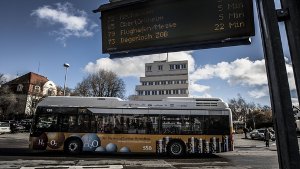 Am Abend sollen Bus und Bahn länger im  Zehn-Minuten-Takt fahren Foto: Leif Piechowski