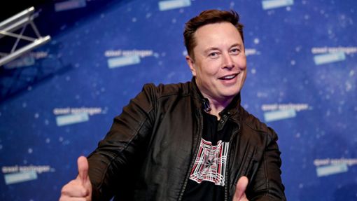 Elon Musk hat im vergangenen Jahr mehr als 40 Milliarden Dollar in den Nachrichtendienst Twitter (jetzt X) gesteckt. Foto: dpa/Britta Pedersen