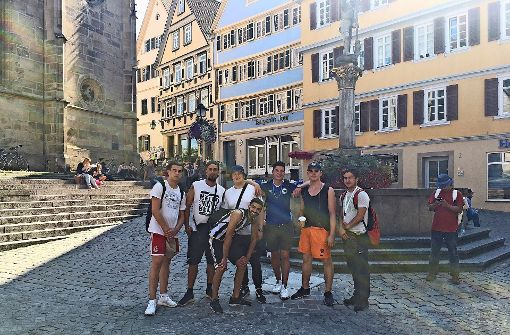 Die sechs Jungen aus  Stuttgart-Süd fanden die Anreise per pedes zwar anstrengend, aber großartig. Es habe ihre Gemeinschaft gestärkt, sagt Luka Juric (2.v.l.) Foto: MJA Süd