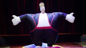 US-Clown Bello Nock treibt seine lustigen wie gefährlichen Späße Foto: Leif Piechowski
