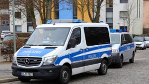 Zwei Terrorverdächtige werden bei einer Razzia in Göttingen verhaftet und jetzt abgeschoben. Foto: dpa