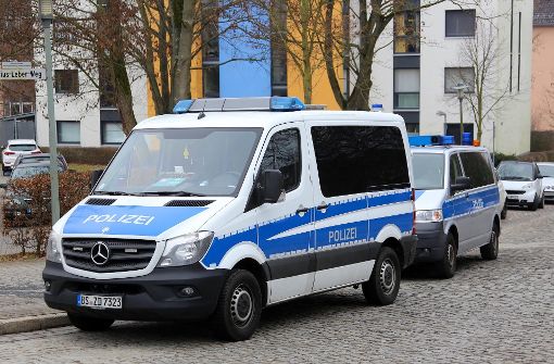 Zwei Terrorverdächtige werden bei einer Razzia in Göttingen verhaftet und jetzt abgeschoben. Foto: dpa