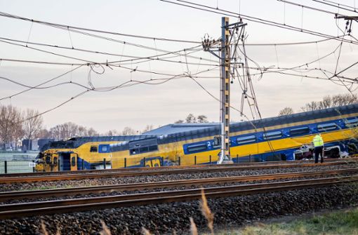 Schweres Zugunglück in den Niederlanden Foto: AFP/REMKO DE WAAL