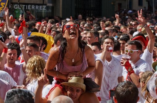 Im nordspanischen Pamplona wird die nächsten acht Tage beim Sanfermindes-Fest vor allem gefeiert. Foto: Getty Images Europe