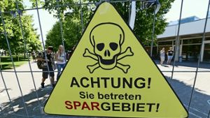 Studenten fordern mehr Geld für die Unis: Protestaktion in Stuttgart im Mai Foto: dpa
