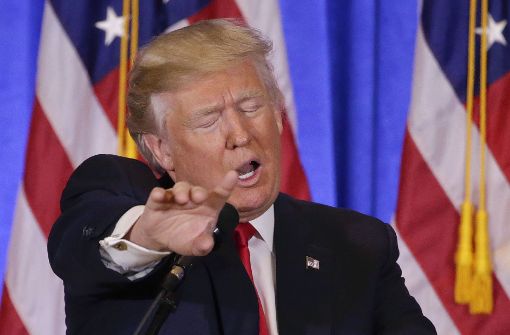Donald Trump unter Druck: Auf seiner Pressekonferenz in New York sagte der künftige US-Präsident, die Vorwürfe aus dem Russland-Papier seien allesamt „Fake News“ – erfundene Nachrichten. Foto: AP