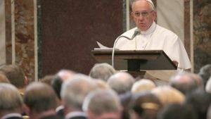 Papst Franziskus erwägt die Zulassung von Frauen zum Diakonat. Foto: dpa