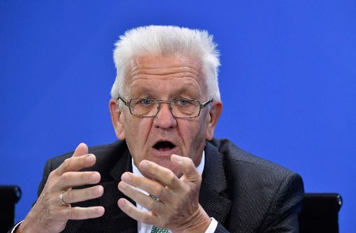 Trotz der derzeit miesen Umfragewerte streben die Grünen nach den Worten von Ministerpräsident Winfried Kretschmann (Grüne) weiterhin eine Regierungsbeteiligung im Bund an. Foto: AFP