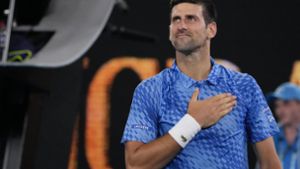 Novak Djokovic schlug im Auftaktspiel den Spanier Roberto Carballes Baena. Foto: dpa/Aaron Favila