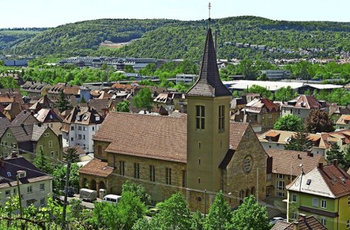 Die katholische Sankt Franziskus-Kirche in Obertürkheim bekommt in Kürze eine Photovoltaikanlage. Foto: Alexander Müller