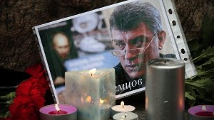 Der Kreml-Kritiker Boris Nemzow war am Freitagabend in Moskau erschossen worden. Wer steckt hinter der Tat? Foto: EPA