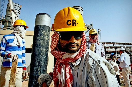 Die Ölarbeiter Saudi-Arabiens sollen unvermindert weiterfördern. Eine Drosselung der Produktion soll es nach dem Willen des Königreichs nicht geben. Foto: AP