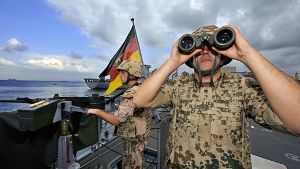 Bundeswehr darf Schlepper-Schiffe zerstören
