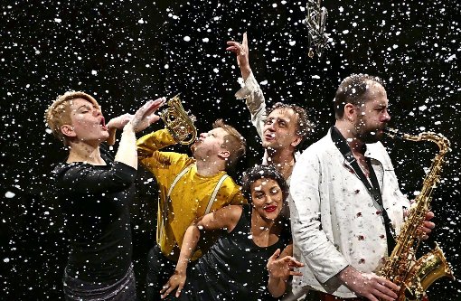 Szene aus „Der Schaum der Tage“ nach Boris Vian im Figurentheater Foto: Thilo Neubacher