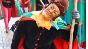 Die Figur des „Federle“ gehört zu den traditionellen Masken in Bad Waldsee. Foto: Köhler