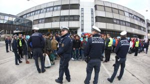 Die Flüchtlingsströme bescheren den Polizisten in Land (hier in Mannheim) Hunderte Überstunden Foto: dpa