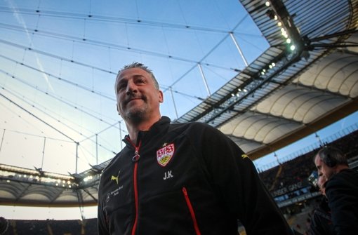 Jürgen Kramny will mit dem VfB Stuttgart gegen Hertha BSC den fünften Bundesliga-Sieg in Folge einfahren. Die Startaufstellung stellen wir in der folgenden Bilderstrecke vor. Foto: dpa