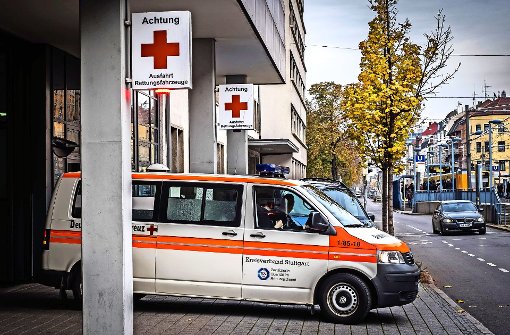 Rettungsdienst und Krankentransport leiden unter Personalmangel. Auch in Stuttgart sucht das DRK zusätzliche Mitarbeiter. Foto: Lichtgut/Max Kovalenko