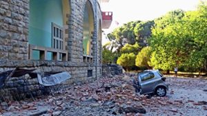 Mehr als 100 Verletzte in Albanien