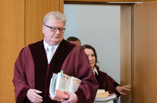 Ulrich Koch, Vorsitzender Richter am Bundesarbeitsgericht, kommt zur Verhandlung zum Sonderstatus der katholischen Kirche als Arbeitgeber in Deutschland. Foto: dpa