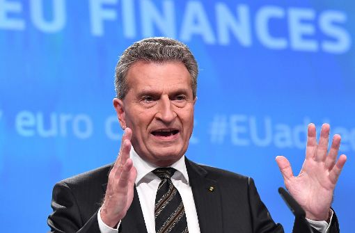EU-Haushaltskommissar Günther Oettinger kritisiert das  „kostenlose und umfassende journalistische Angebot“ der öffentlich-rechtlichen Sender im Internet, weil es einen zu geringen Bezug zum Fernsehprogramm habe. Foto: AFP