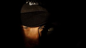 Der Blick zurück fällt Lance Armstrong alles andere als leicht: Der siebenmalige Sieger der Tour de France hat nun offenbar gestanden, Foto: dpa