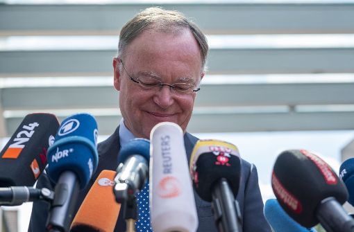 Nach dem Bruch der rot-grünen Koalition in Niedersachsen beginnt für Regierungschef Stephan Weil (SPD) die Suche nach einem Termin für die Neuwahl. Foto: dpa