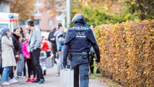 In Stuttgart-Zuffenhausen hat die Polizei einen 60-Jährigen festgenommen, der auf seinem Balkon mit einer Waffe hantiert haben soll. Foto: 7aktuell.de/ aktuell.de