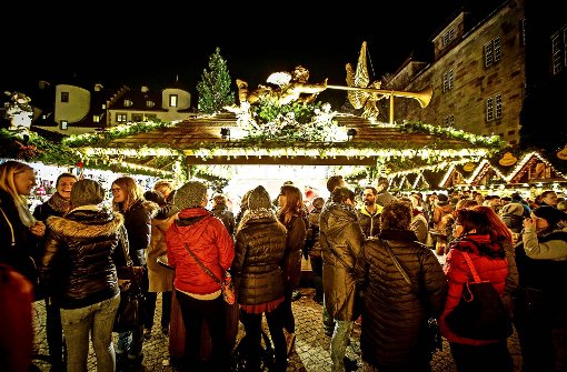 Der Stuttgarter Weihnachtsmarkt hat in diesem  Jahr bis 22 Uhr geöffnet. Foto: Lichtgut/Leif Piechowski