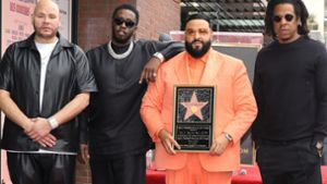 DJ Khaled (zweiter von rechts) bei der Verleihung des Sterns auf dem Walk of Fame. Mit dabei: (von links) Fat Joe, P. Diddy und Jay-Z Foto: AFP/KEVIN WINTER