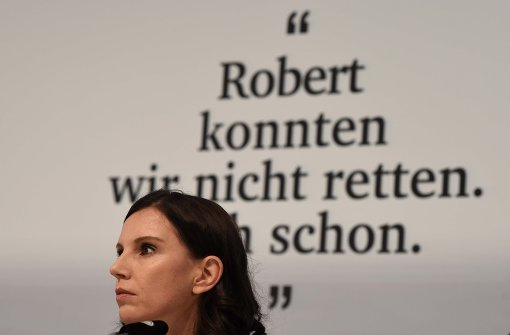 „Robert konnten wir nicht retten. Dich schon.“ Teresa Enke während der Pressekonferenz, auf der sie die „EnkeApp“ für Depressionskranke vorstellte. Foto: AFP