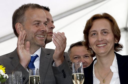 Leif-Erik Golm und Beatrix von Storch sehen Angela Merkel nach der Landtagswahl in Mecklenburg-Vorpommern am Ende. Foto: AP
