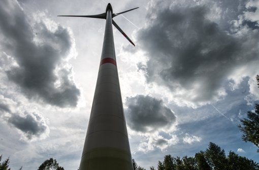 Windrad in der Oberpfalz: Im Tauschwald planen die Stadtwerke zwei Anlagen. In Stuttgart formiert sich Widerstand gegen die geplanten Windräder.  Foto: dpa