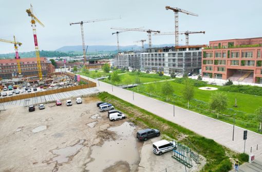 Links das Baufeld der Strenger-Gruppe, in der Mitte die „Stuttgarter Höfe“ der Bülow AG. Am weitesten ist das Projekt der Münchner Dibag (rechts), das Ende 2023 fertig sein soll. Foto: Nagel