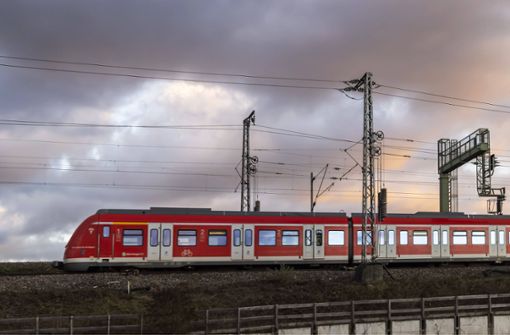 Bei der S-Bahn Stuttgart wird der Takt ausgedünnt. Foto: Imago/Arnulf / Hettrich