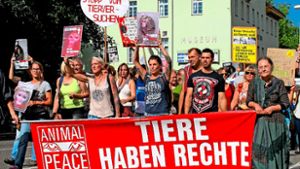 Proteste in Tübingen gegen die Versuche mit Affen am Max-Planck-Institut Foto: dpa