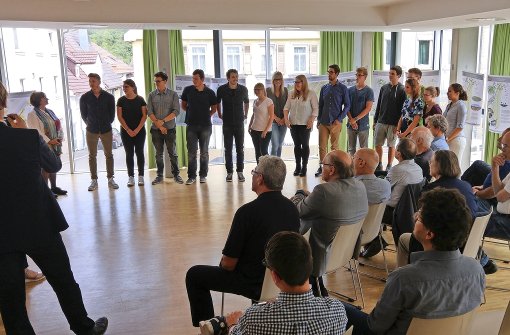 Studenten der Hochschule für Wirtschaft und Umwelt Nürtingen-Geislingen haben in Gablenberg ihre Ideen für die Gestaltung von Plätzen vorgestellt. Foto: Jürgen Brand