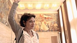 Adriana Altaras will ihre Dybbuks loswerden, nach jüdischem Glauben schlafstibitzende Stimmen der Toten Foto: Verleih