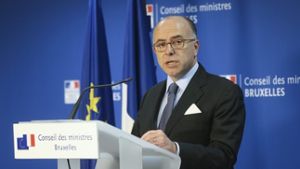 Einzelheiten über den Terrorplan in Frankreich nannte der Innenminister Bernard Cazeneuve  nicht. Foto: EPA