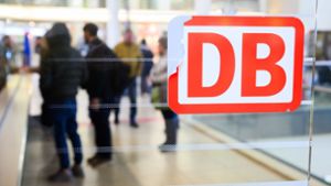 Mit Milliardeninvestitionen ins seit Jahrzehnten vernachlässigte Schienennetz wollen der Bund und die Deutsche Bahn die Kehrtwende schaffen. Foto: dpa/Julian Stratenschulte