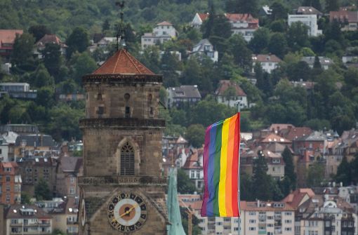 In Stuttgart weht am Samstag wieder die Regenbogenfahne. Foto: dpa