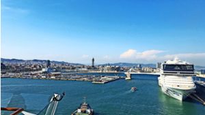Am Hafen von Barcelona entsteht demnächst ein siebtes Kreuzfahrtterminal, gegen das bereits demonstriert wurde. Foto: Susanne Hamann