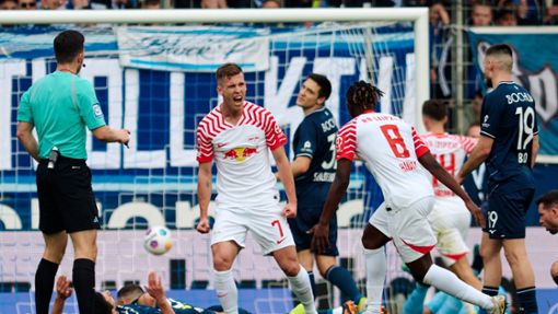 RB dreht das Spiel: Leipzigs Dani Olmo jubelt über sein Tor zum zwischenzeitlichen 1:1. Foto: Bernd Thissen/dpa