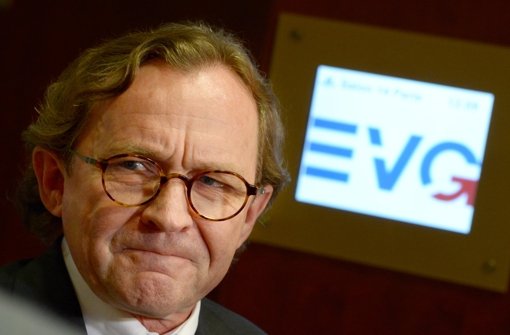 Ulrich Weber, Vorstand der Deutschen Bahn AG im Bereich Personal, bei den Verhandlungen mit der EVG. Foto: dpa