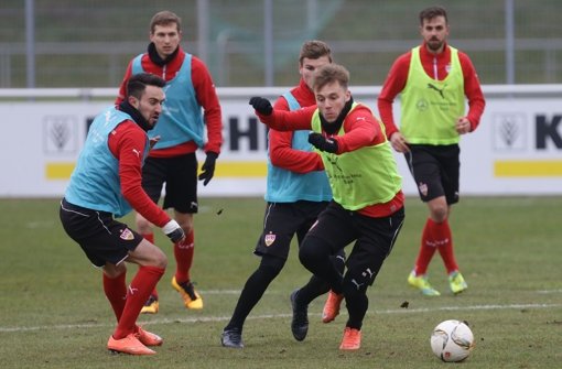 Lukas Rupp (links) und  Alexandru Maxim beim Training. Foto: Pressefoto Baumann