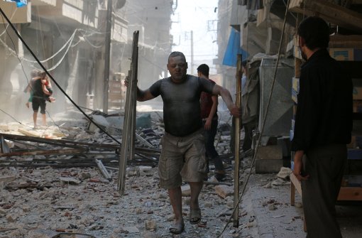 Das Leben in Aleppo ist ein Leben in Trümmern – Hilfe von außen gibt es bisher nicht. Foto: AFP