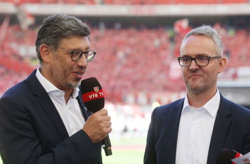 Die Mitglieder fragen, sie antworten: VfB-Präsident Claus Vogt (li.) und der Vorstandsvorsitzende Alexander Wehrle. Foto: Baumann