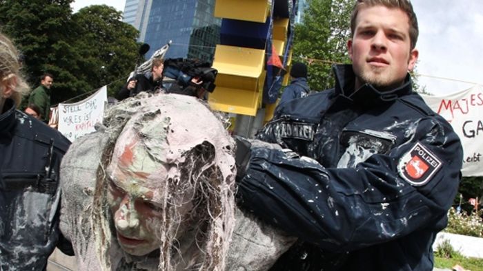 Polizei räumt Occupy-Camp vor EZB