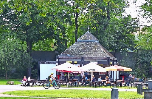 Der Kiosk mit den Grillstellen ist im Sommer ein beliebter Treffpunkt. Foto: Jürgen Brand