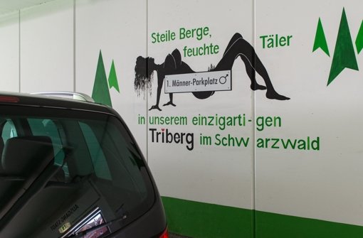 Umstrittene Werbung in einer öffentlichen Parkgarage in Triberg Foto: dpa